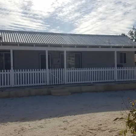 Brockman Cottage Denham Exterior photo
